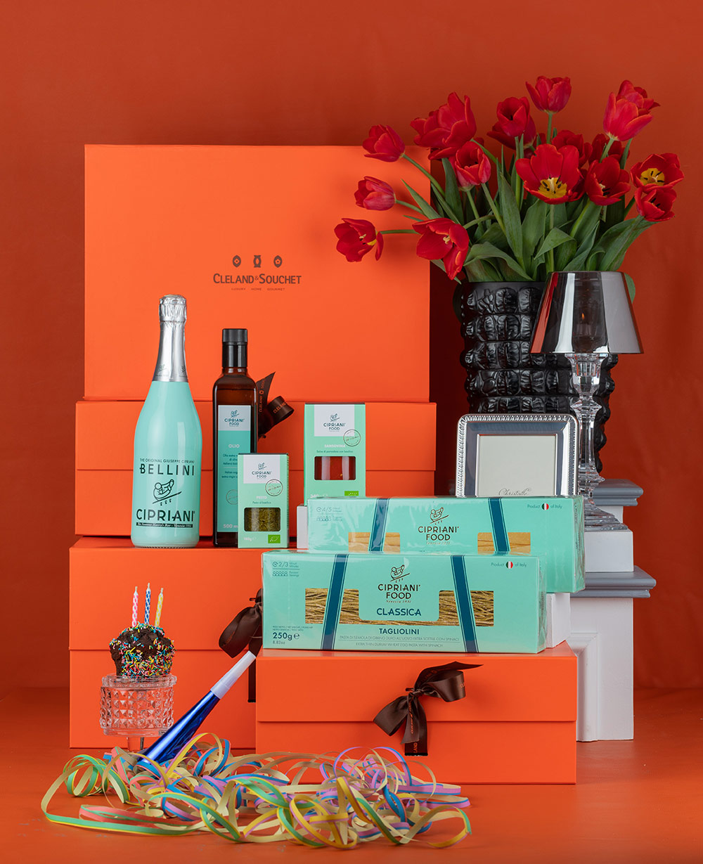 Certain accessories may be used in the photo for illustration purposes