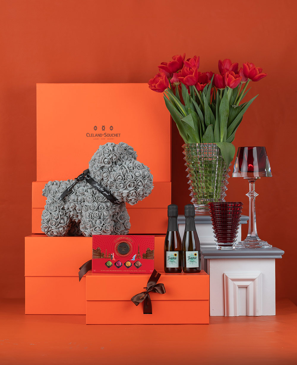 Certain accessories may be used in the photo for illustration purposes