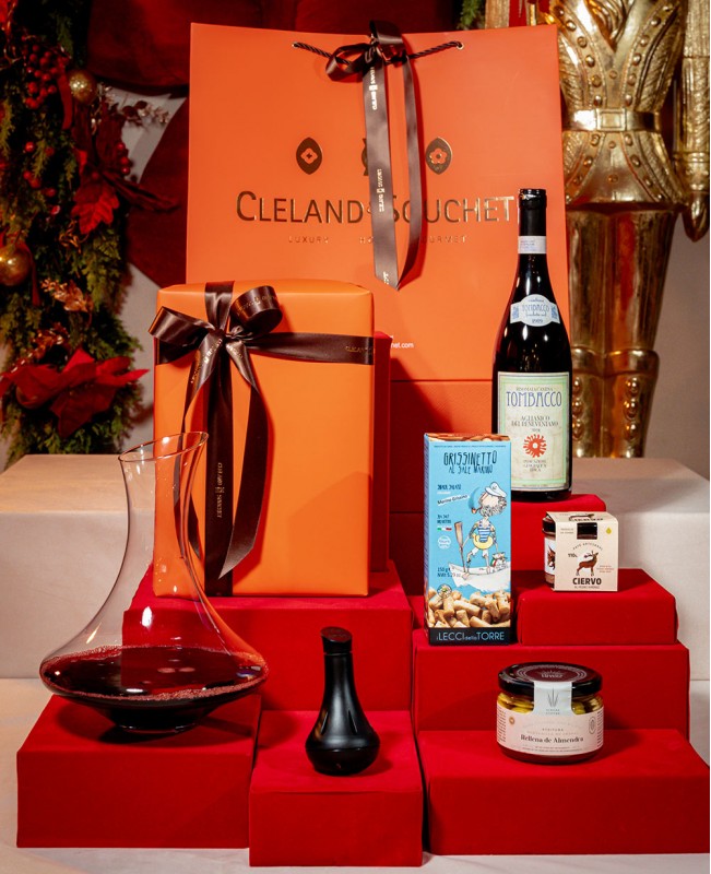 The Peugeot Saveurs Decanter Gift Set
